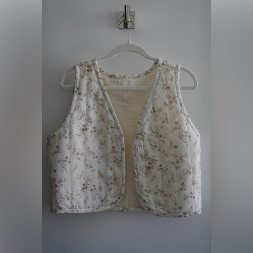 Linen Quilted Vest in Floral